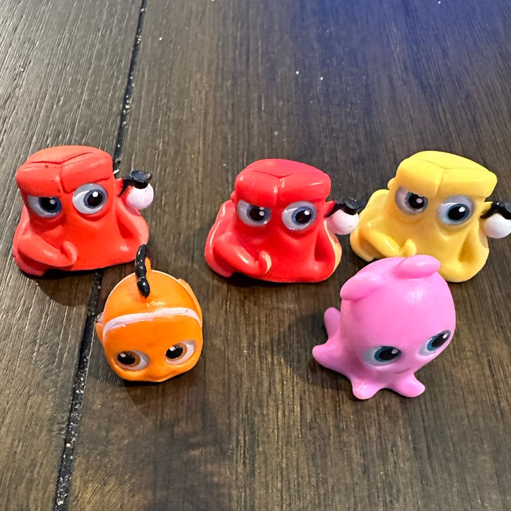 Disney doorables finding Nemo set
